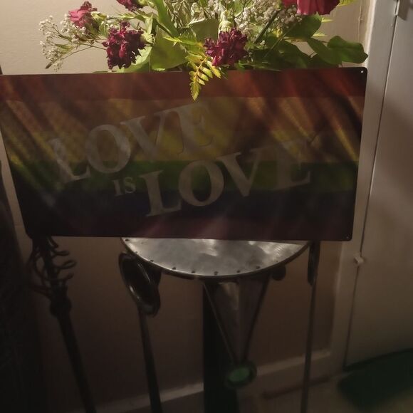 🆕🌈Love is Love Rainbow Metal Sign - Picture 1 of 2